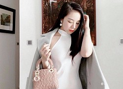 Hot girl tạo dáng khiêu gợi với đồ ngủ mỏng tang làm dân tình chẳng thể chớp mắt