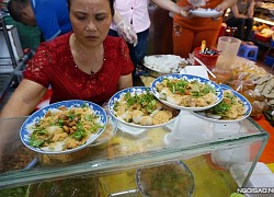 Quầy bánh bèo hơn 20 năm trong chợ Bến Thành