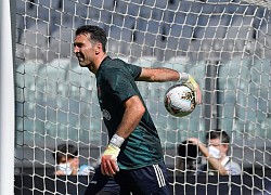 Thủ thành Buffon đi vào lịch sử Serie A