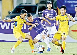 Vòng 8 V.League: Nhà vô địch "mong manh, dễ vỡ"