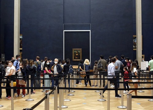 Bảo tàng Louvre mở lại sau 4 tháng