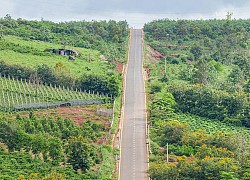 Dân mạng xôn xao trước &quot;đường đến chân trời&quot; xuất hiện ở Việt Nam, con dốc thẳng đứng khiến không ít người rợn tóc gáy