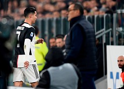 Khi Cristiano Ronaldo hạ mình để bật cao hơn