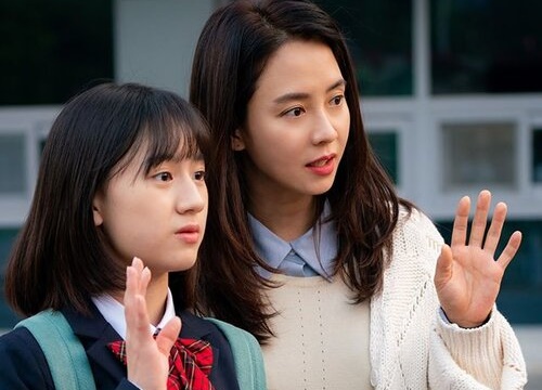 Lộ diện con gái xinh như hoa của 'mợ ngố' Song Ji Hyo trong drama 'Was It Love?'