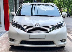 Xe gia đình Toyota Sienna đời 2016 rao bán đắt hơn cả Mercedes-Benz V-Class