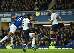 Mourinho may mắn chiến thắng trong cuộc đối đầu nảy lửa với Ancelotti