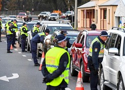 Người Australia vét sạch hàng trước giờ phong tỏa