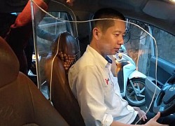 &#8220;Nhức mắt&#8221; đoạn clip đôi nam nữ thản nhiên &#8220;lếu lều&#8221; trên xe Taxi