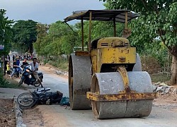 Nữ công nhân làm đường bị xe lu cán tử vong