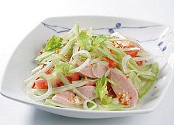 Cách làm salad xúc xích thơm ngon "ăn 1 muốn 10"