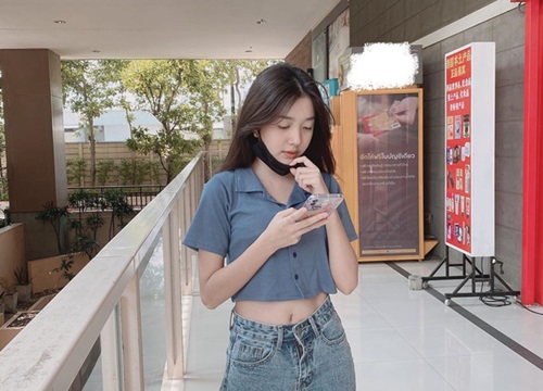 Hè này chị em chẳng thể làm ngơ với crop top cài khuy, vừa sexy lại vừa cute thế này cơ mà