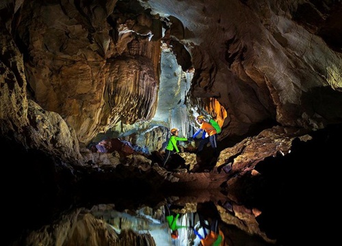 Khám phá hang Chà Lòi, Quảng Bình