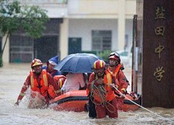 Lũ lụt lớn chưa từng có hoành hành tại Trung Quốc và Nhật Bản