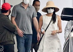 Meghan mặc váy nhàu nhĩ, Harry nghèo nàn tới mức không có nổi chiếc áo để thay