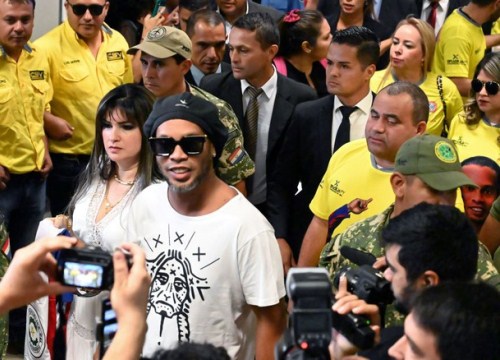 Ronaldinho lại bất thành "tháo chạy" khỏi Paraguay, có thể trở lại nhà tù