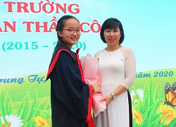 Cảm xúc trong lễ bế giảng của học sinh tiểu học Hà thành