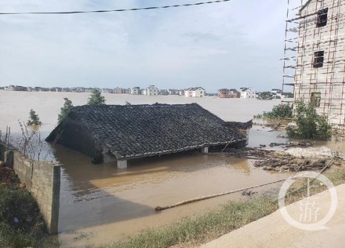 Tỉnh Giang Tây (Trung Quốc) bước vào "trạng thái thời chiến" chống lũ