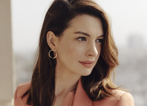 Anne Hathaway 'biến hình' thành phù thủy đáng sợ trong 'The Witches'