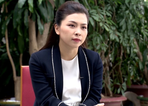 BTV Đài Trang: 'Tôi ngất xỉu khi bác sĩ nói con chỉ còn sống 3 tháng'