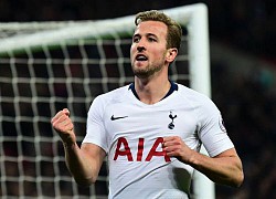 Harry Kane bàn chiến thuật với... trọng tài chính?