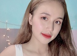 Hot girl 9X có gương mặt trong sáng, nhìn xuống body phổng phao hẳn ai cũng mắt tròn mắt dẹt