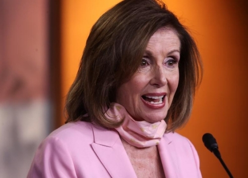 Pelosi chỉ trích Trump vì mở cửa trường học