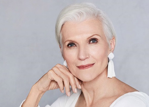 3 quy tắc giúp Maye Musk trẻ khỏe ở tuổi 72