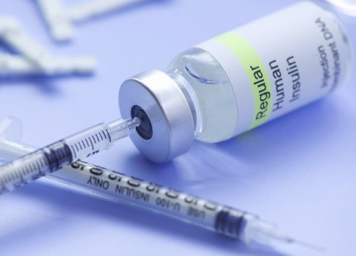 Đầu độc 8 bệnh nhân bằng tiêm insulin quá liều