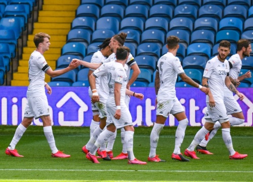 Leeds United rộng cửa trở lại Premier League sau 16 năm