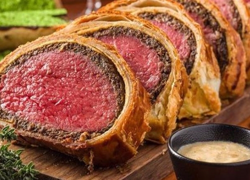 Món bò Wellington - vua của bàn tiệc sang trọng châu Âu