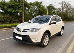 7 năm chạy gần 100.000km, Toyota RAV4 vẫn đắt ngang Mazda CX-5 đập hộp