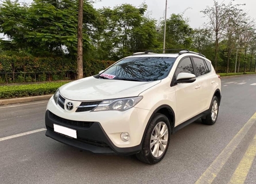 7 năm chạy gần 100.000km, Toyota RAV4 vẫn đắt ngang Mazda CX-5 đập hộp