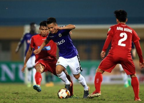 Vòng 10 V-League: Hàng Đẫy nóng rực, Công Phượng 'gánh team'