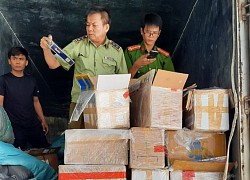 Bắt quả tang ô tô tải vận chuyển 7.000 bao thuốc lá nhập lậu