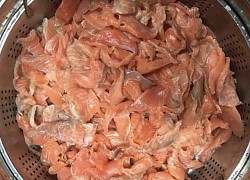 Giới nội trợ săn lùng xương, vụn cá hồi giá rẻ chỉ vài chục nghìn đồng