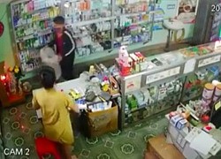 Cướp tiệm thuốc sau tiếng hét "Tao bị bệnh có thuốc chữa không?"