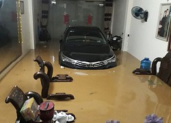 Lào Cai: Nước tràn vào nhà cuốn trôi đồ đạc của dân ra đường