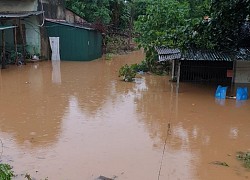 Mưa lớn ở Lào Cai, Hà Giang: Đường biến thành sông, 2 người chết