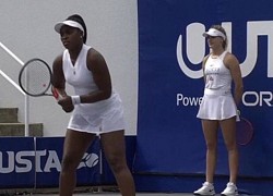 Mỹ nhân Bouchard "hết thời" chuyển sang làm cô gái nhặt bóng tennis