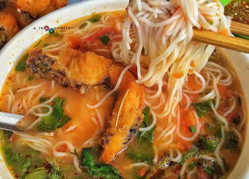 Những quán bún 'chửi' đông khách ra vào ở Hà Nội