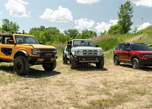 So sánh Ford Bronco vs Bronco Sport: Khác biệt không chỉ từ tên gọi