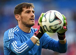 'Thánh Iker' Casillas tái xuất Bernabeu sau đột quỵ