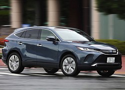Toyota Harrier ăn khách vượt dự kiến