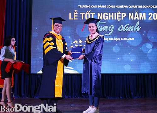 Trường Cao đẳng Sonadezi trao bằng tốt nghiệp cho gần 300 tân cử nhân - Học  hành - Việt Giải Trí