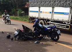 Xe máy "đấu đầu" nhau tại Bình Phước, 2 người tử vong tại chỗ