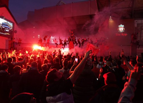 Bắt 9 cổ động viên Liverpool quá khích tại sân Anfield