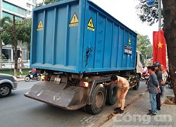 Bình Dương: Xe chở rác cán chết người mẹ, bỏ lại hai con nhỏ