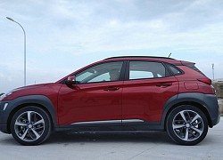 Chênh 41 triệu đồng, chọn mua Kia Seltos Premium 1.4L Turbo hay Hyundai Kona 1.6L Turbo?