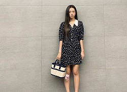 Jisoo diện váy hoa siêu xinh nhưng hay ho nhất lại là ở đôi sandals, chị em học theo để style "đỉnh" hơn nào