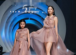 Mẫu nhí 9 tuổi song kiếm hợp bích siêu mẫu Bùi Quỳnh Hoa 'quét sạch' sàn catwalk